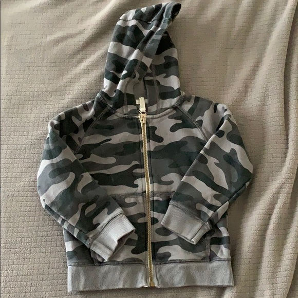 Carter’s 3T camo hoodie - Picture 4 of 4